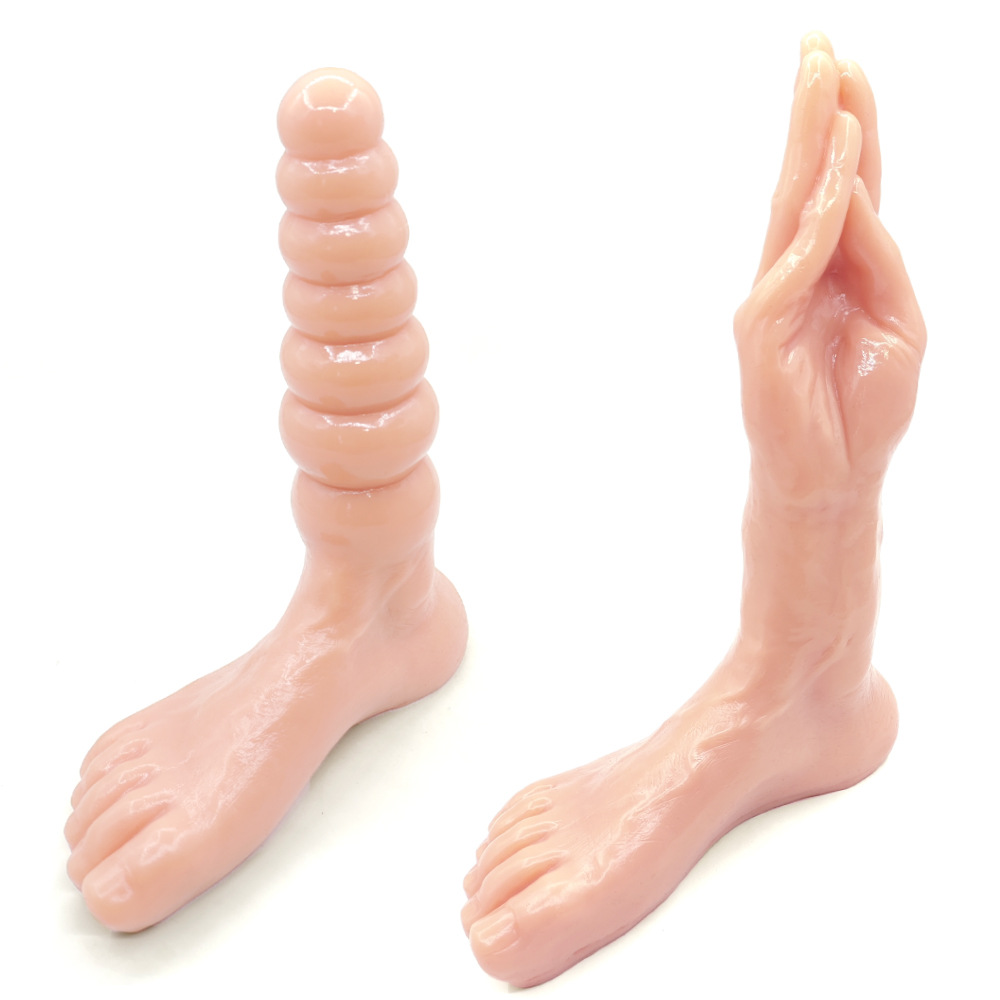 Comparison of beaded foot and hand-foot flesh-tone sculpted toy designs